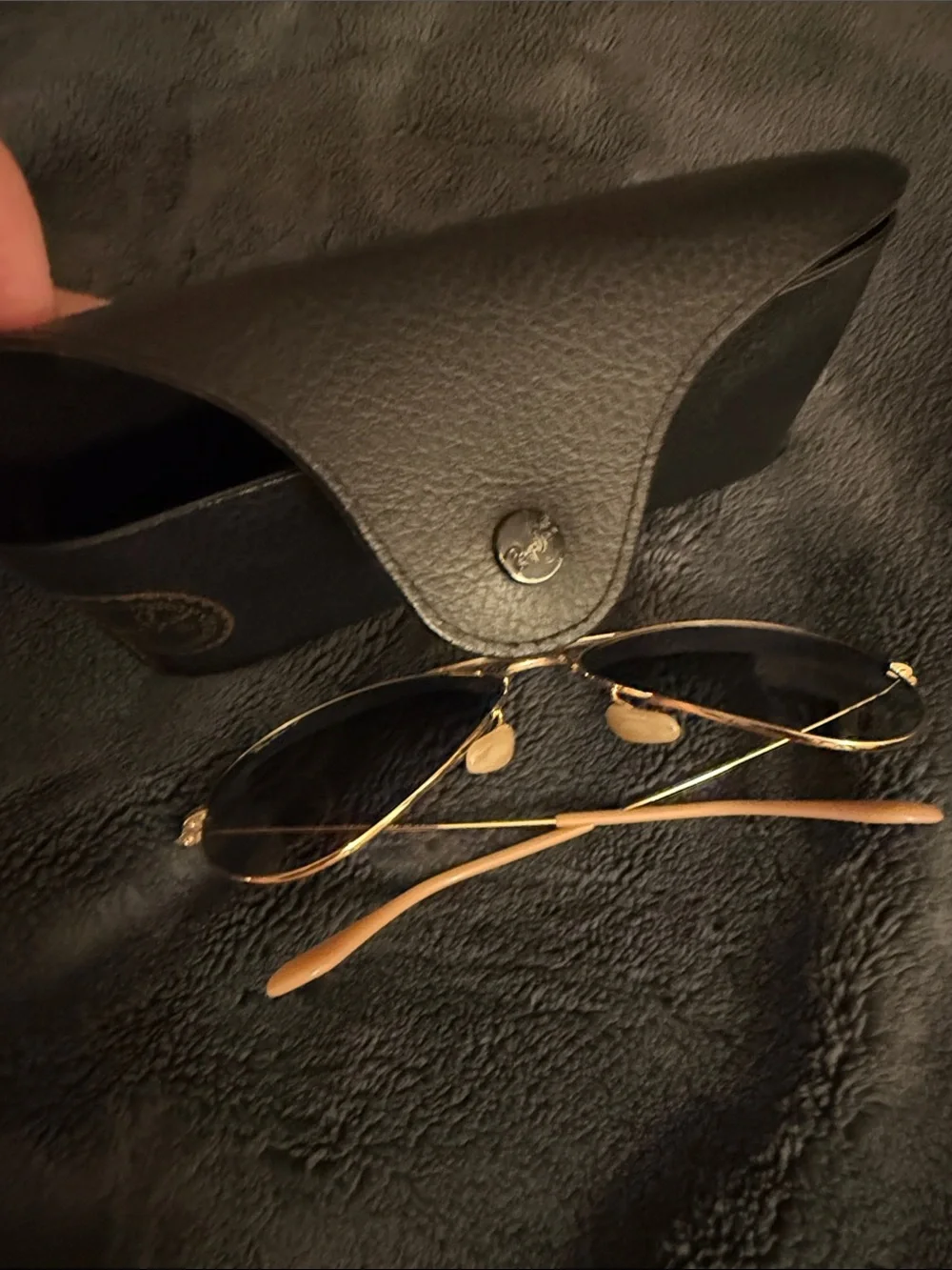 Ray-Ban Men’s Gold Frame Sunglasses with Black Gradient Lenses